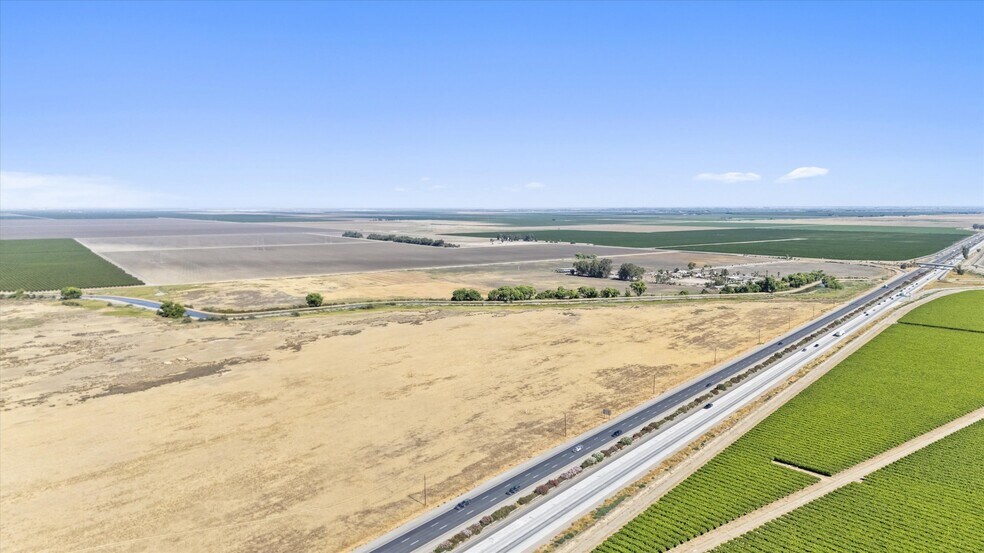 More Photos Of 8661 Herring Rd, Bakersfield Land For Sale