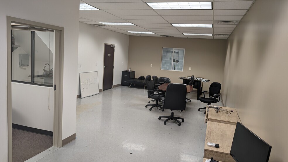 More Photos Of 332 E 3300 S, Salt Lake City Light Distribution For Lease