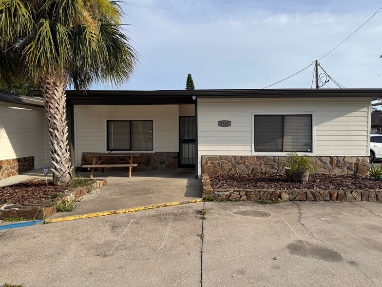 More Photos Of 6301 Causeway Blvd, Tampa Auto Repair For Lease