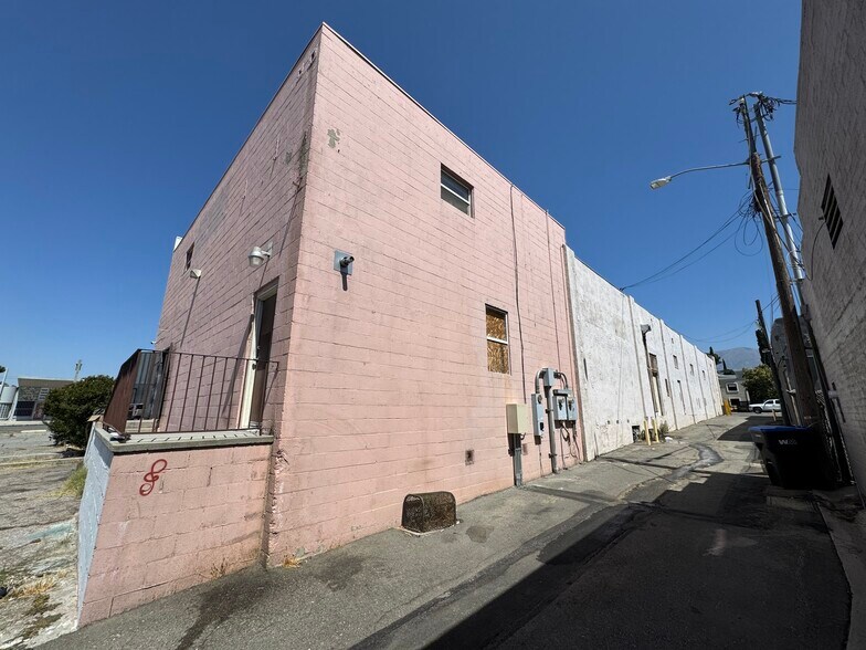 More Photos Of 166 W Ramsey St, Banning Storefront For Sale