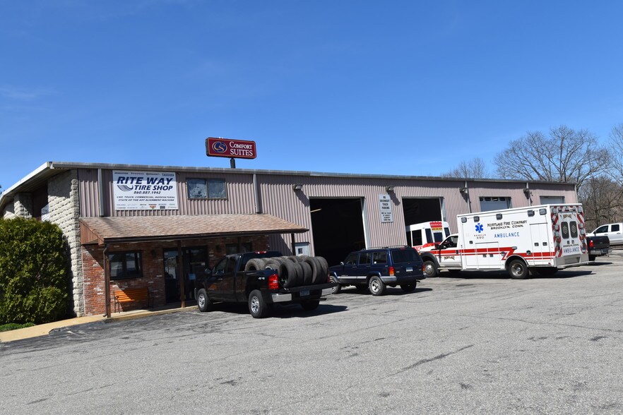 More Photos Of 267 Otrobando Ave, Norwich Light Distribution For Sale