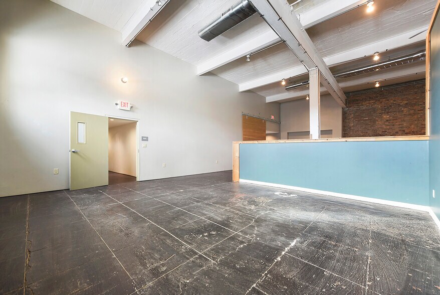 More Photos Of 5515 Penn Ave, Pittsburgh Storefront Retail Office For Lease