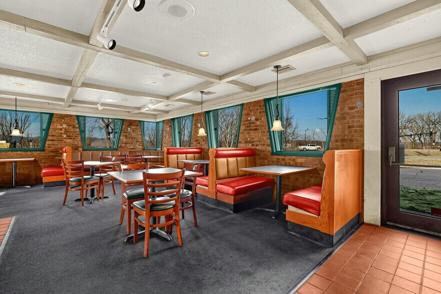 More Photos Of 2212 Rose St, La Crosse Restaurant For Sale