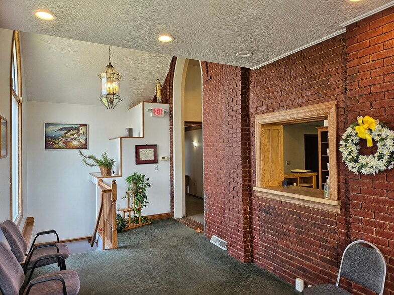 More Photos Of 662 New Castle Rd, Butler Office For Sale