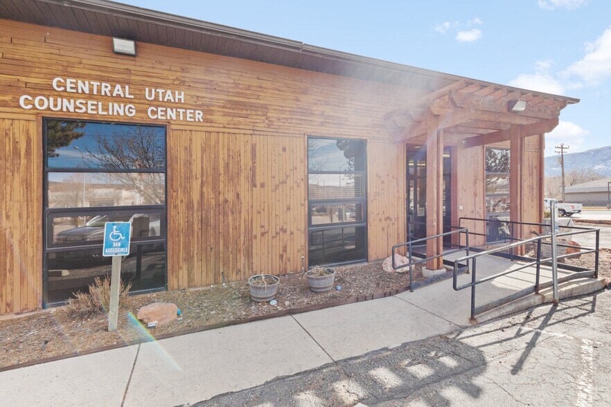 More Photos Of 255 S Main St, Richfield Office For Sale