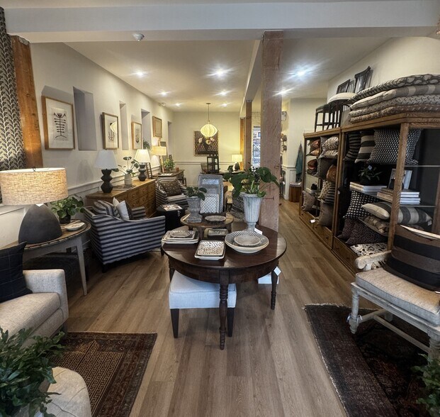 More Photos Of 704-706 S Pearl St, Denver Storefront Retail Residential For Sale