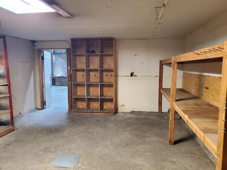 More Photos Of 2715 Ingalls St, San Francisco Warehouse For Lease
