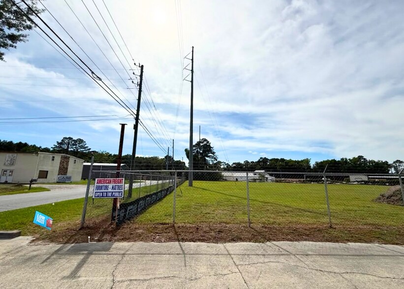 More Photos Of 1724 Grove Point Rd, Savannah Flex For Lease