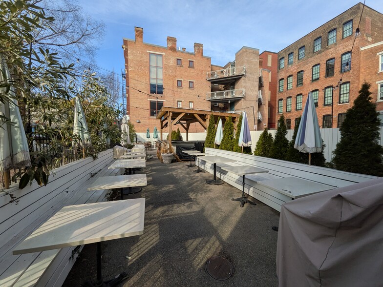 More Photos Of 1218-1220 Vine St, Cincinnati Storefront Retail Residential For Lease
