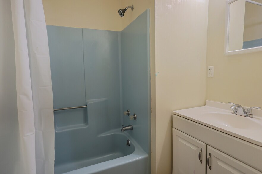 More Photos Of 1460 Pocono Ln, Bartonsville Multifamily For Sale