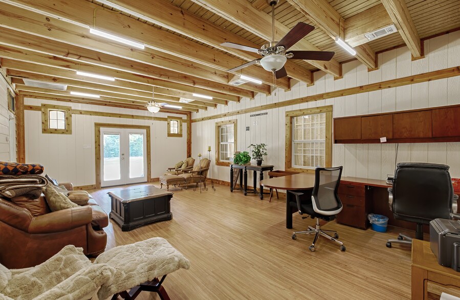 More Photos Of 16259 FM 149, Montgomery Light Manufacturing For Sale