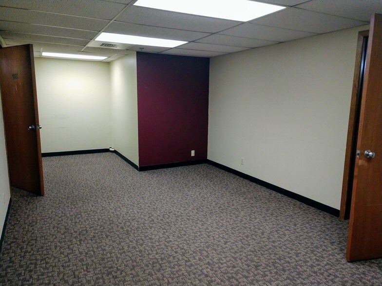 More Photos Of 305 S Greeley St, Stillwater Office For Lease