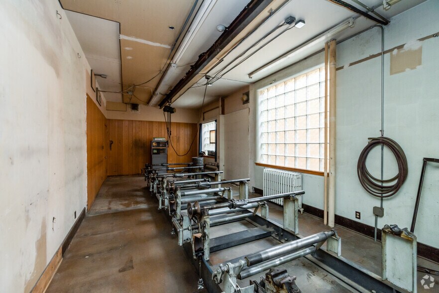 More Photos Of 516 4th St NE, Devils Lake Office For Sale