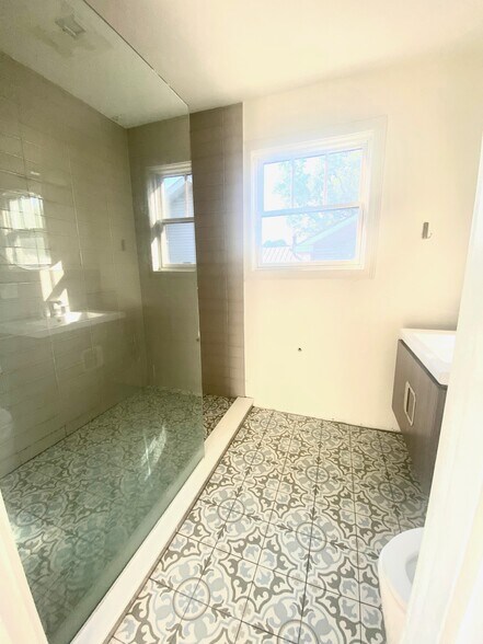 More Photos Of 156 Broadway, Port Ewen Freestanding For Sale