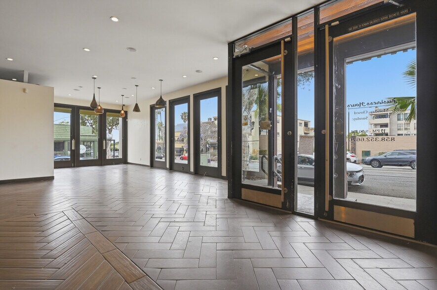 More Photos Of 727-737 Pearl St, La Jolla Medical For Lease