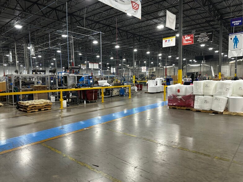 More Photos Of 3500 Flanders Dr, Ardmore Distribution For Lease