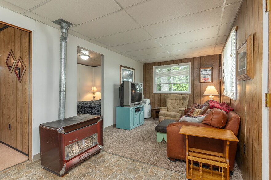 More Photos Of 229 E Lake Emily Rd, Crystal Falls Trailer Camper Park For Sale