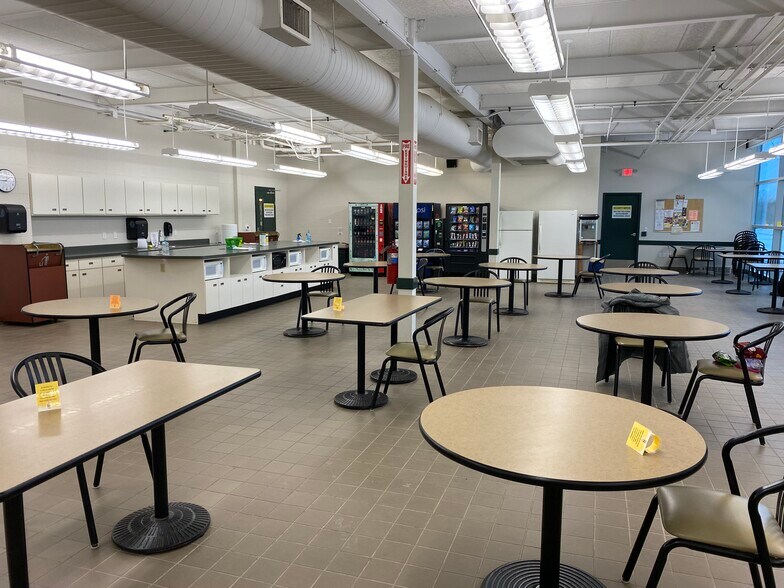 More Photos Of 100 Harbor Dr, Charlevoix Manufacturing For Sale