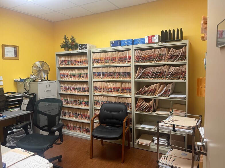More Photos Of 9900 Stockdale Hwy, Bakersfield Medical For Sale