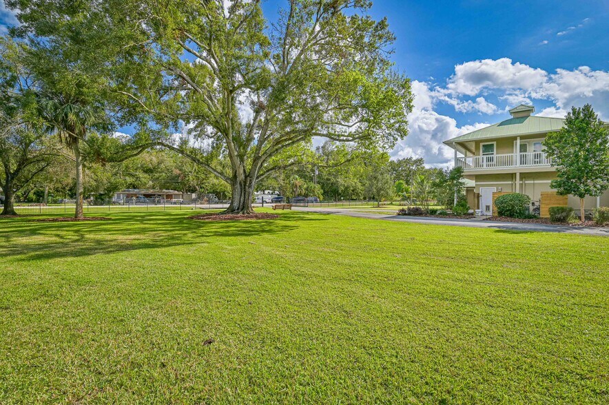 More Photos Of 4240 Ellis Rd, Fort Myers Apartments For Sale