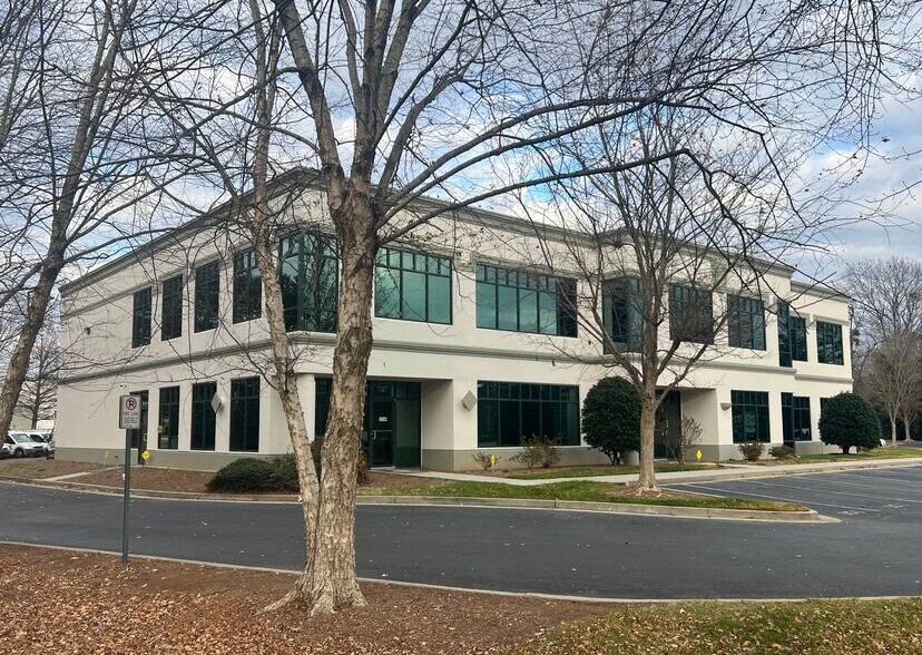 More Photos Of 1690 Roberts Blvd, Kennesaw Warehouse For Lease