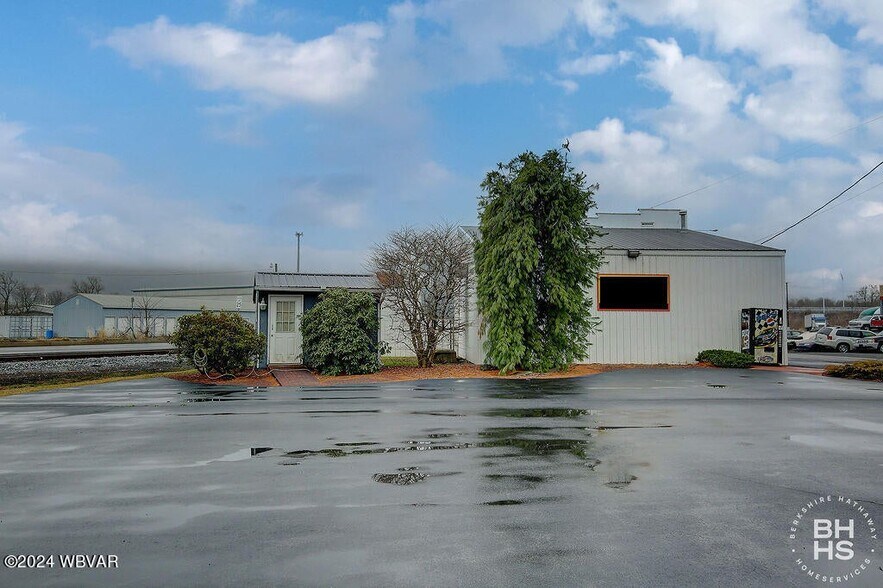More Photos Of 102 S Henderson St, Lock Haven Auto Repair For Sale