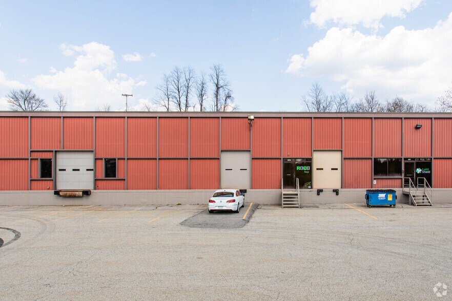 More Photos Of 1801-1817 Parkway View Dr, Pittsburgh Light Distribution For Lease
