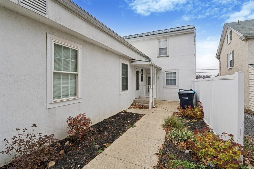 More Photos Of 20 S Village Ave, Exton Apartments For Sale