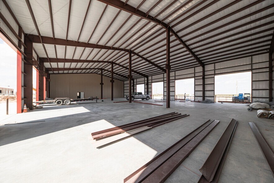 More Photos Of 16511 W Basin St, Odessa Industrial For Lease