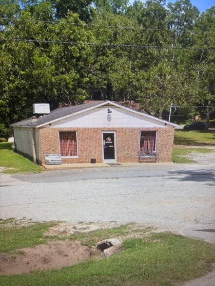 Primary Photo Of 302 W Broad St, Iva Restaurant For Lease