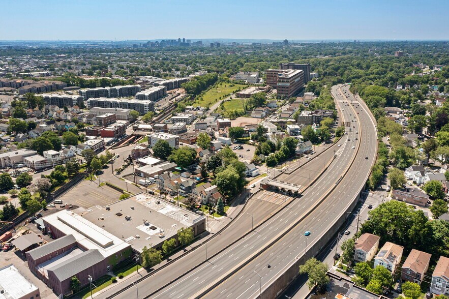 More Photos Of 100-118 John F Kennedy Dr N, Bloomfield Warehouse For Lease