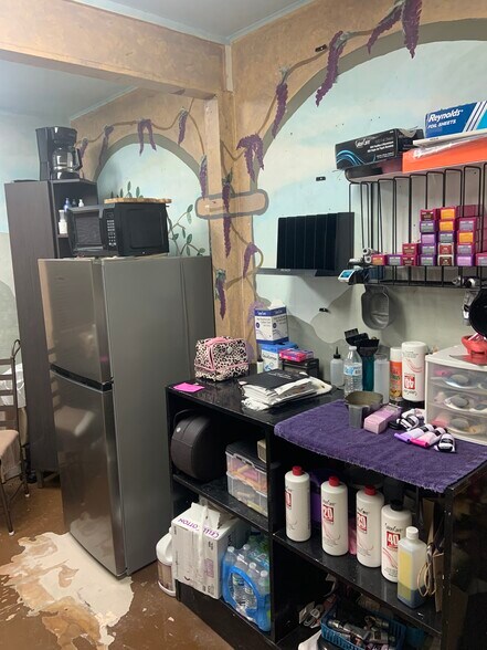 More Photos Of 924 FM 518 Rd, Kemah Flex For Sale