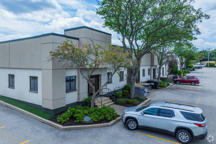 More Photos Of 150 New Boston St, Woburn Research And Development For Lease