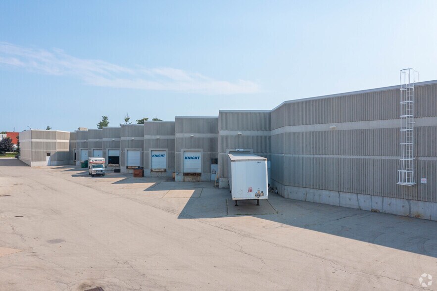 More Photos Of 2880 Argentia Rd, Mississauga Industrial For Sale