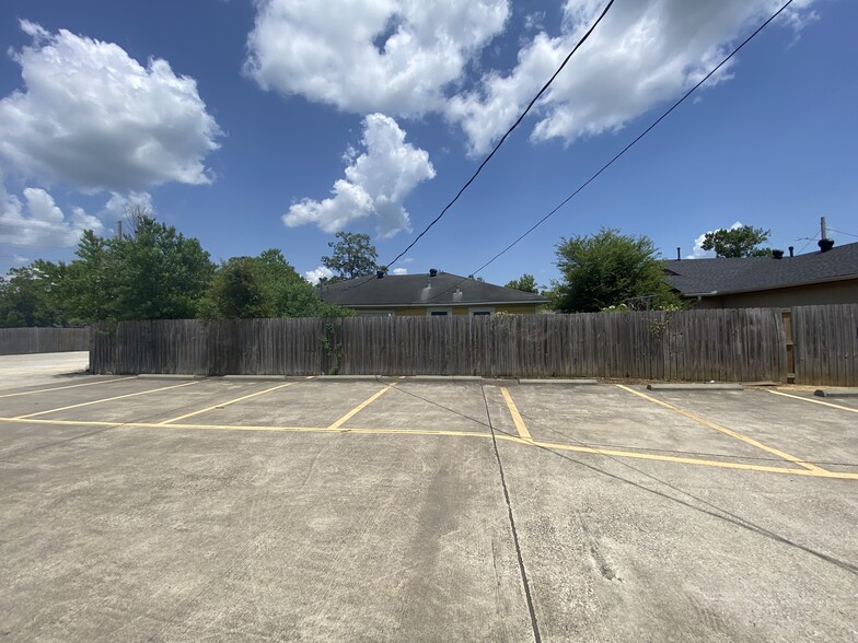 More Photos Of 2401 N 16th St, Orange Land For Sale