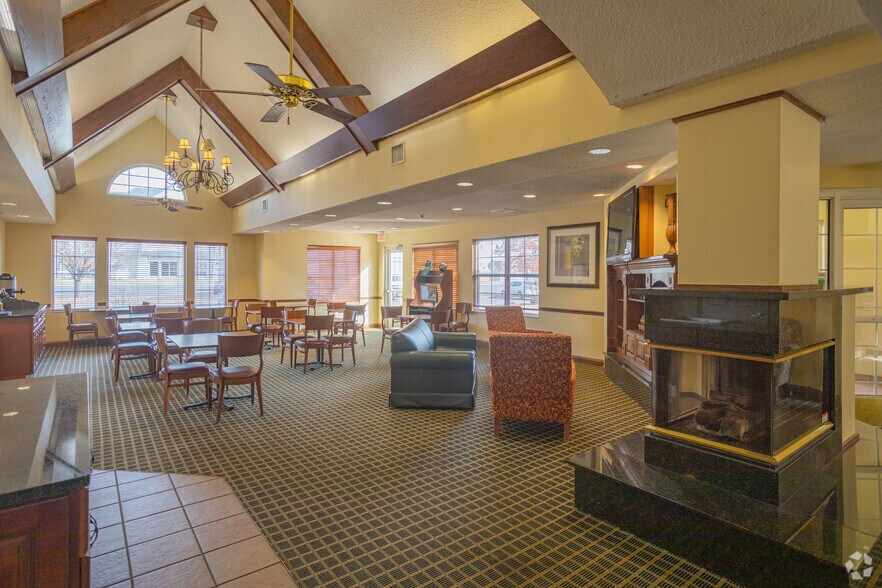 More Photos Of 1111 E I 240 Service Rd, Oklahoma City Hotel For Sale