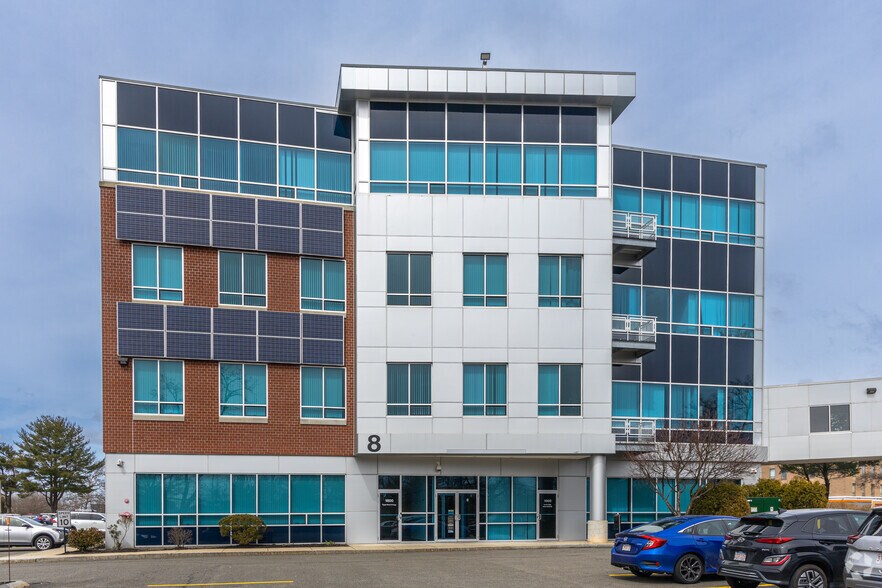 More Photos Of 8 Cabot Rd, Woburn Office For Lease