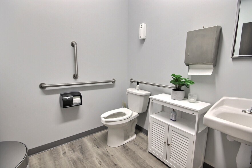 More Photos Of 2379 N Main St, Bluffton Loft Creative Space For Sale