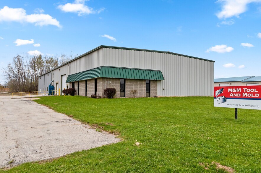 More Photos Of 3300 Commodity Ln, Green Bay Manufacturing For Sale