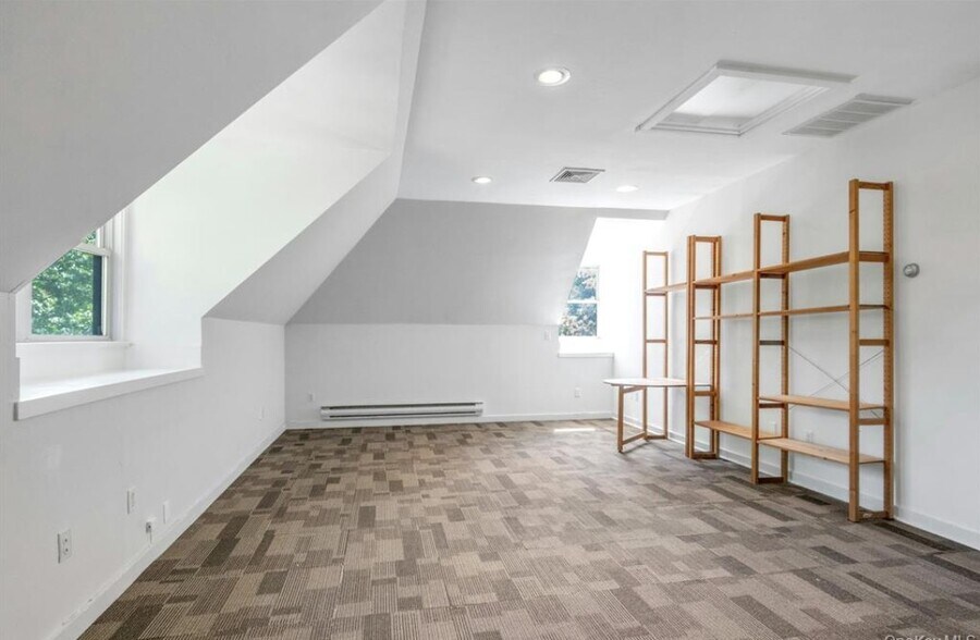 More Photos Of 29 Haines Rd, Bedford Hills Loft Creative Space For Lease