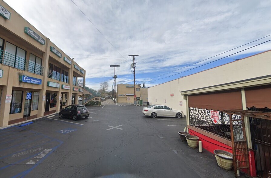 More Photos Of 11418 Moorpark St, North Hollywood Supermarket For Lease