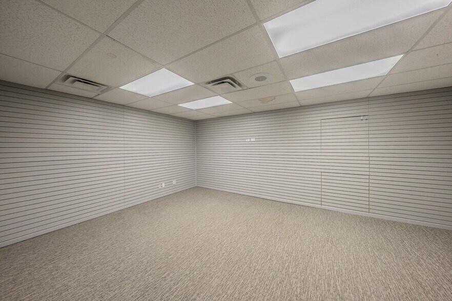 More Photos Of 5704 James Ave, Fort Worth Storefront Retail Office For Sale
