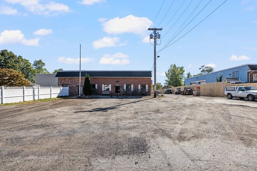 More Photos Of 30 Starr St, Johnston Warehouse For Lease