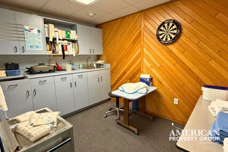 More Photos Of 2831 Ringling Blvd, Sarasota Medical For Sale