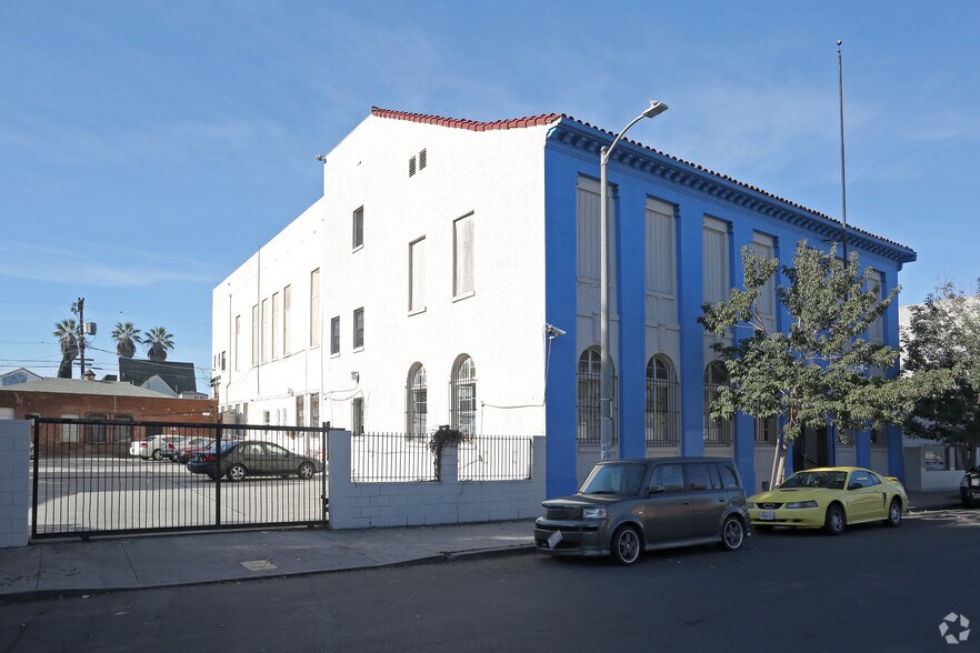 More Photos Of 120 E 25th St, Los Angeles Religious Facility For Lease