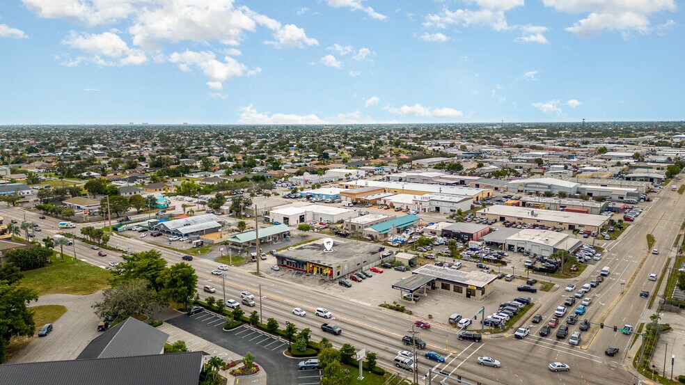 More Photos Of 910-912 Del Prado Blvd S, Cape Coral Freestanding For Lease