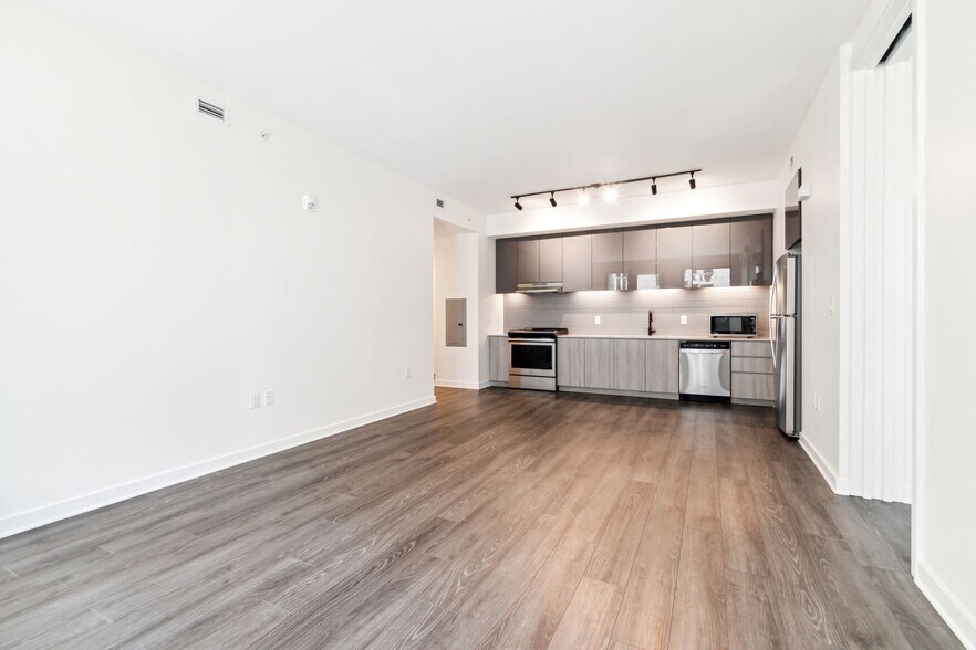 More Photos Of 555 E St SW, Washington Apartments For Lease