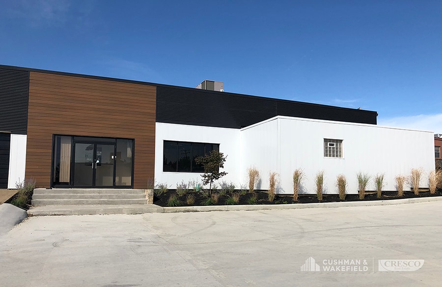 More Photos Of 5020-5040 Richmond Rd, Bedford Heights Flex For Lease