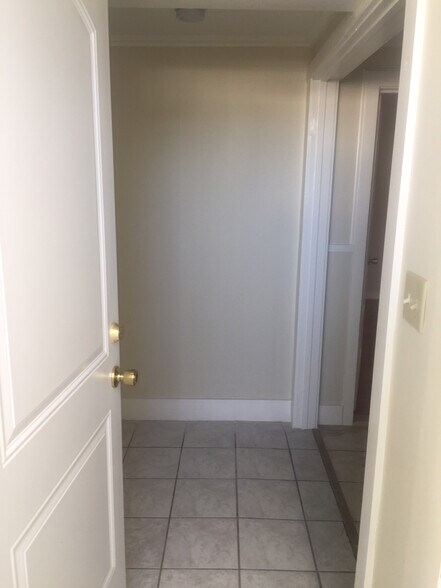 More Photos Of 2016-2020 E Main St, Ventura Storefront Retail Office For Sale