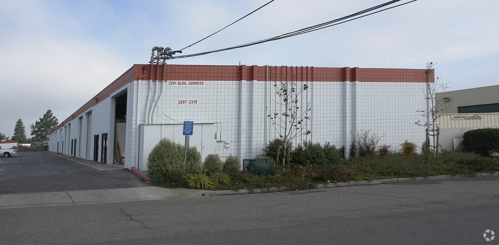 More Photos Of 2297-2317 American Ave, Hayward Warehouse For Sale